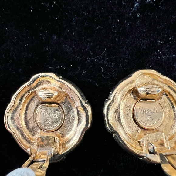 Chanel Vintage clip Earrings - Picture 3 of 3